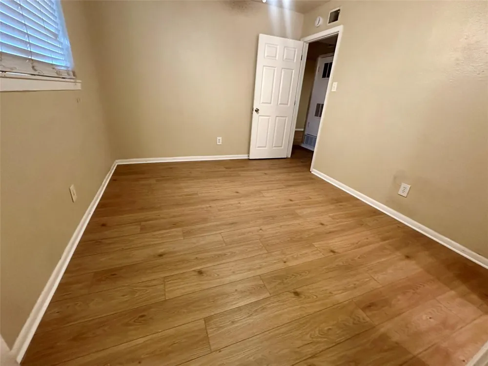 803 W 28th Street #106 Austin, TX 78705