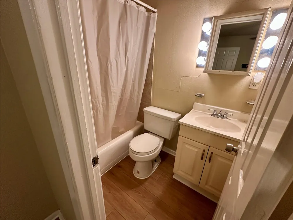 803 W 28th Street #106 Austin, TX 78705
