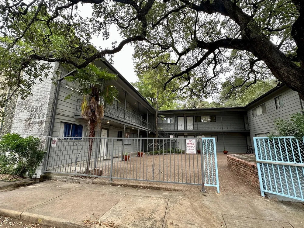 803 W 28th Street #106 Austin, TX 78705