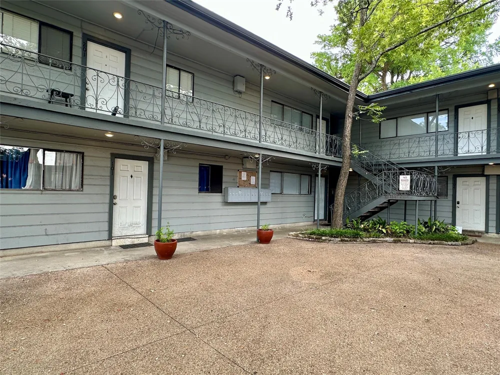803 W 28th Street #106 Austin, TX 78705