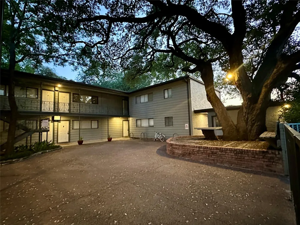 803 W 28th Street #106 Austin, TX 78705