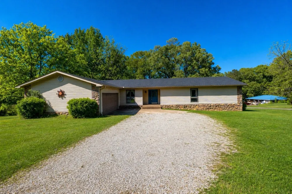 356 Old Lexington Hwy Parsons, TN 38363