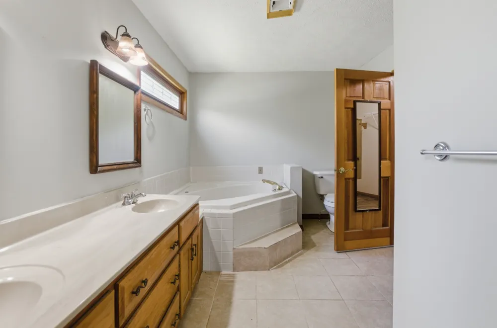 356 Old Lexington Hwy Parsons, TN 38363