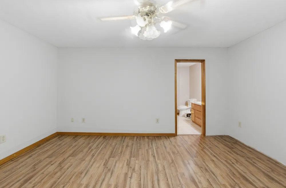 356 Old Lexington Hwy Parsons, TN 38363
