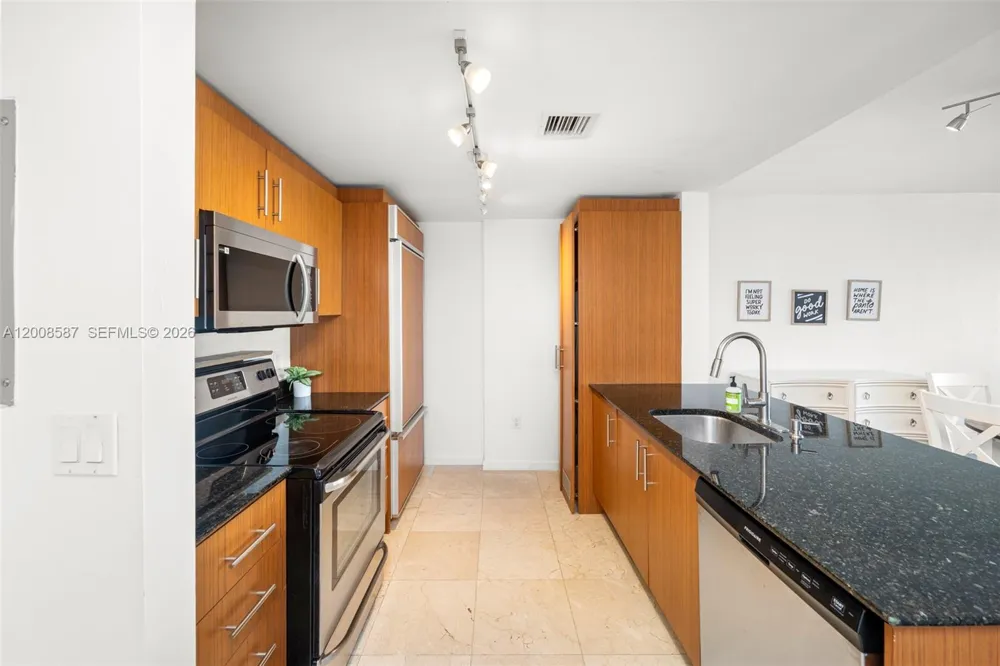 10275 Collins Ave #327 Bal Harbour, FL 33154