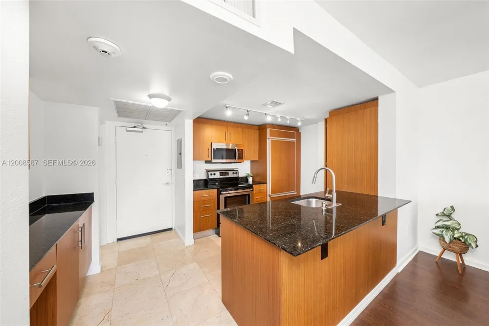 10275 Collins Ave #327 Bal Harbour, FL 33154
