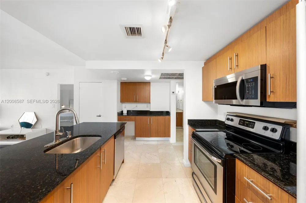 10275 Collins Ave #327 Bal Harbour, FL 33154