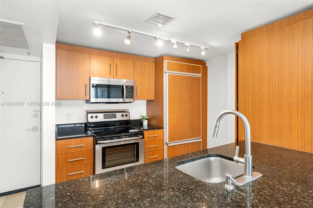 10275 Collins Ave #327 Bal Harbour, FL 33154