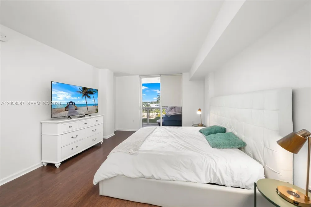 10275 Collins Ave #327 Bal Harbour, FL 33154