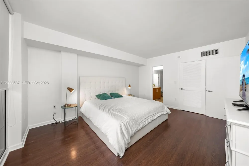 10275 Collins Ave #327 Bal Harbour, FL 33154