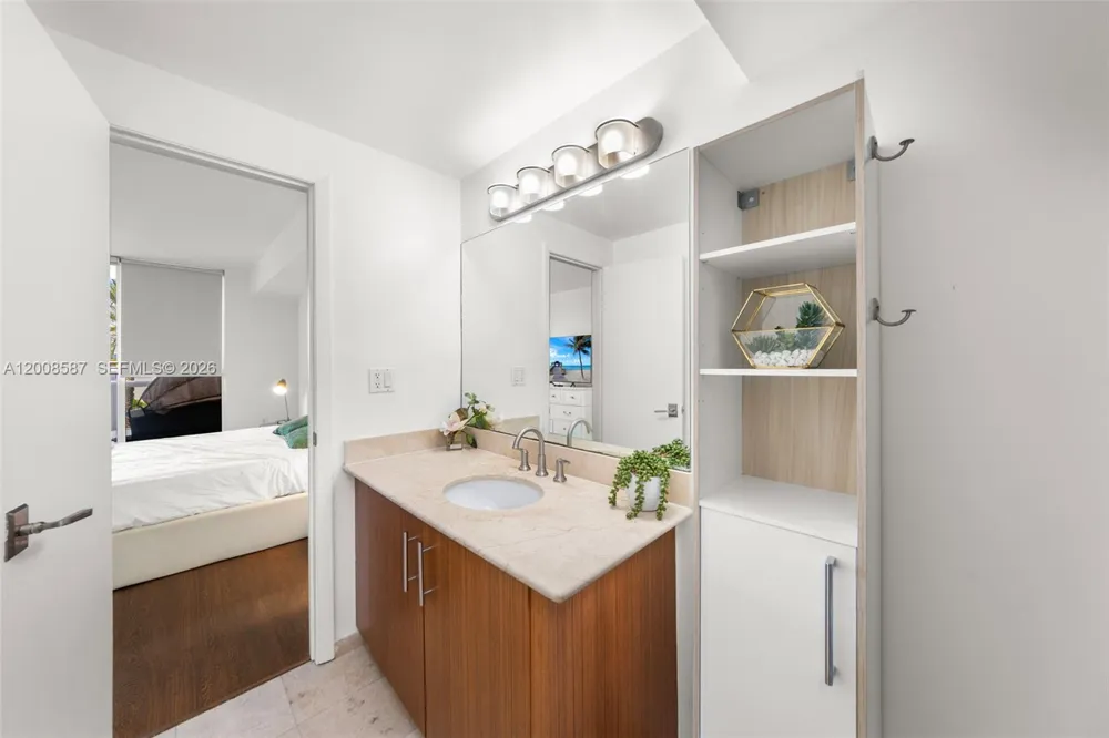 10275 Collins Ave #327 Bal Harbour, FL 33154