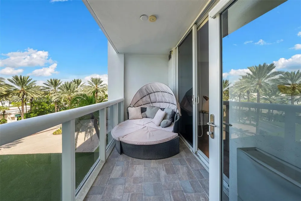 10275 Collins Ave #327 Bal Harbour, FL 33154