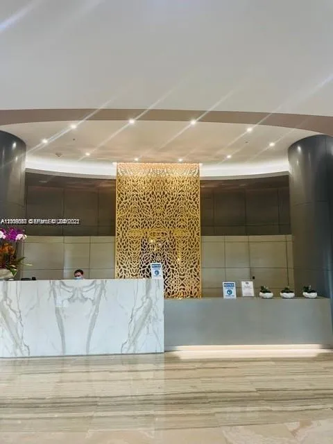 10275 Collins Ave #327 Bal Harbour, FL 33154