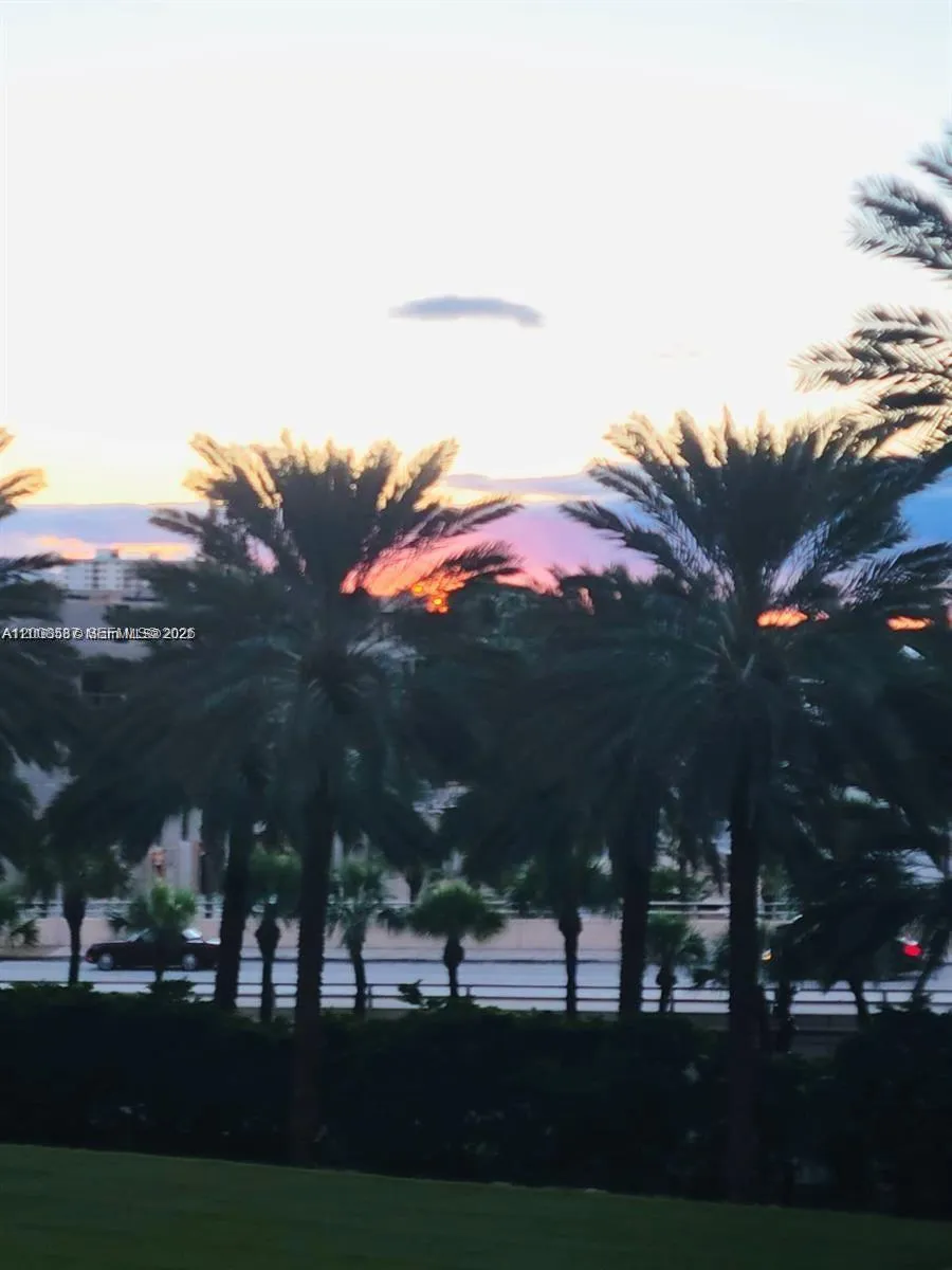 10275 Collins Ave #327 Bal Harbour, FL 33154