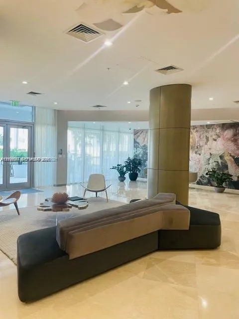 10275 Collins Ave #327 Bal Harbour, FL 33154