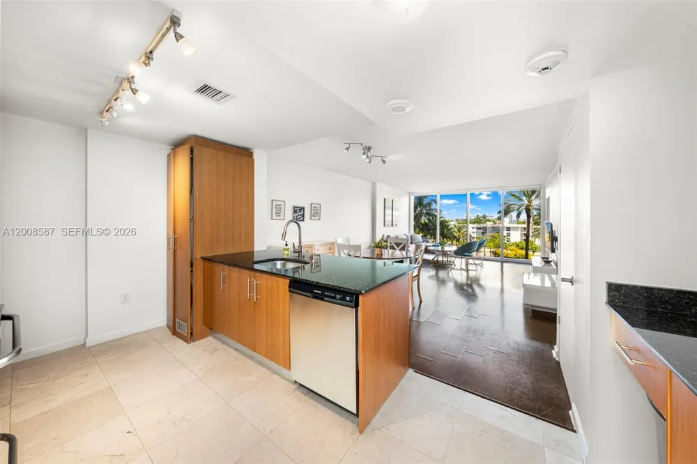 10275 Collins Ave #327 Bal Harbour, FL 33154