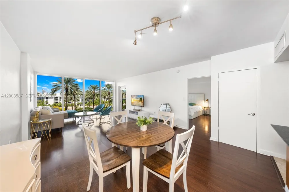 10275 Collins Ave #327 Bal Harbour, FL 33154
