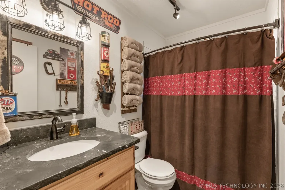 1019 7th Street Jay, OK 74346