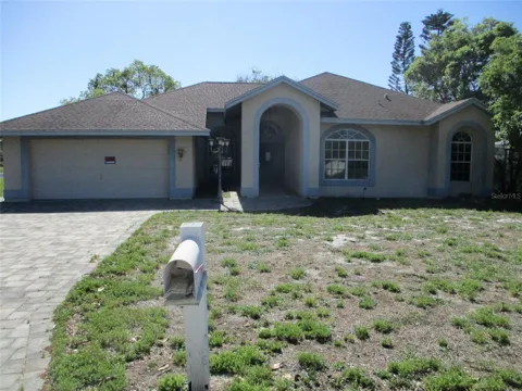 8904 PLANTERS LANE