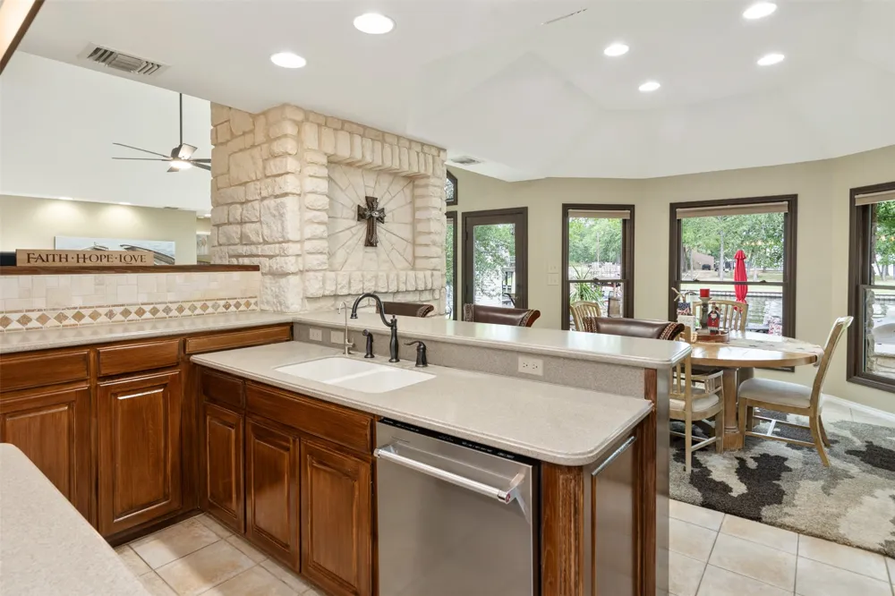 301 Northshore Trinidad, TX 75163
