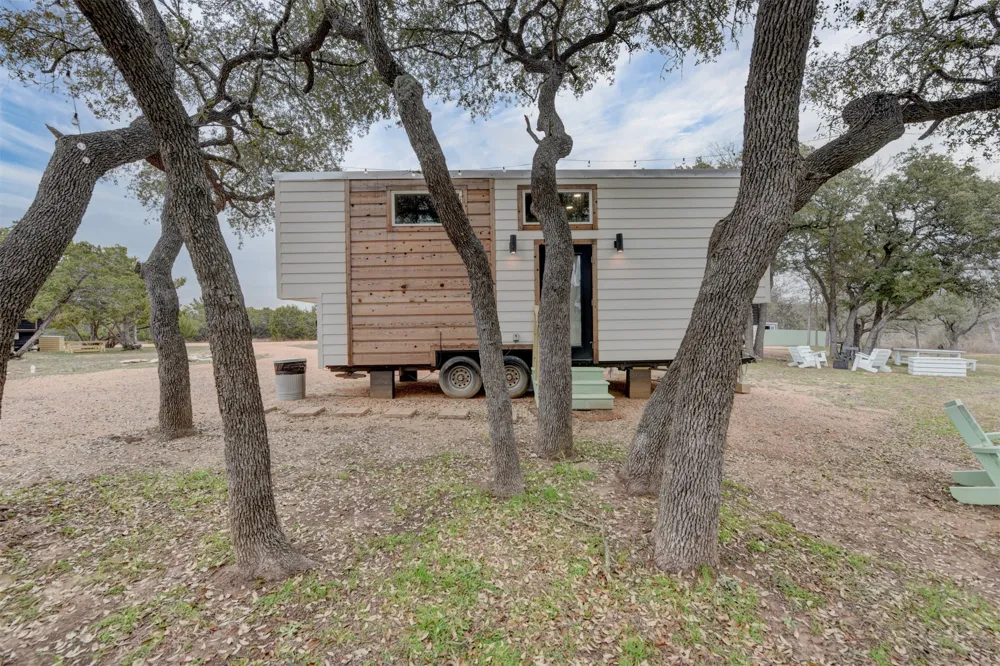 1156 Narrows Road Blanco, TX 78606