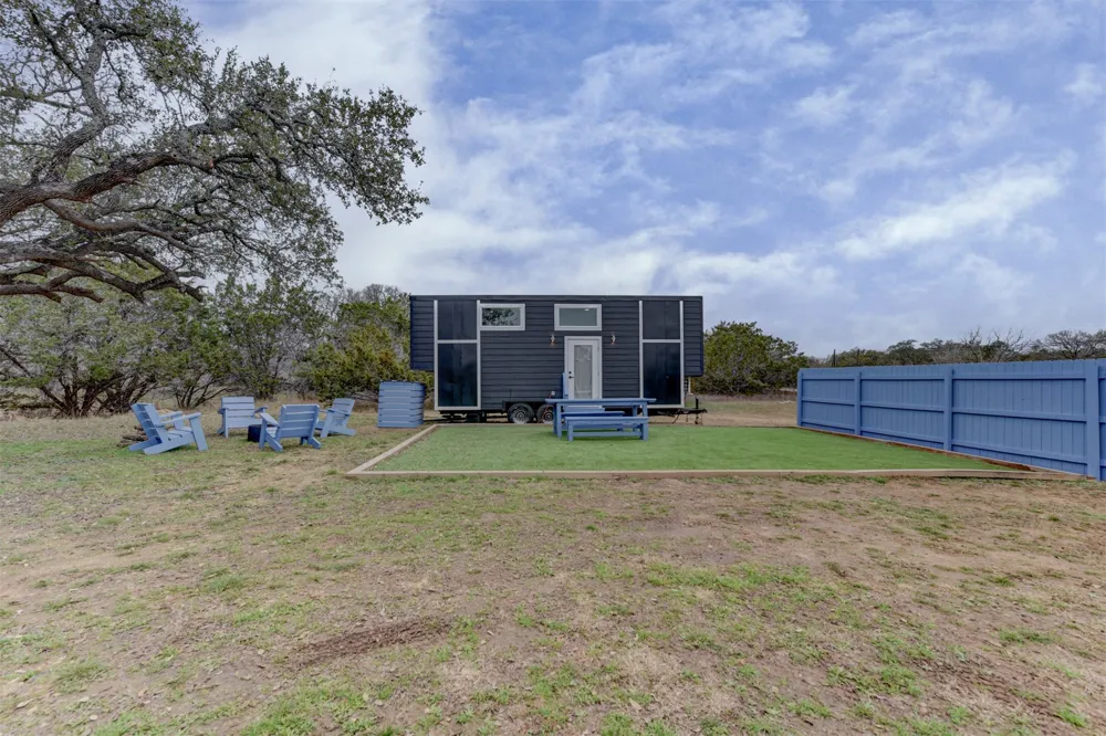1156 Narrows Road Blanco, TX 78606
