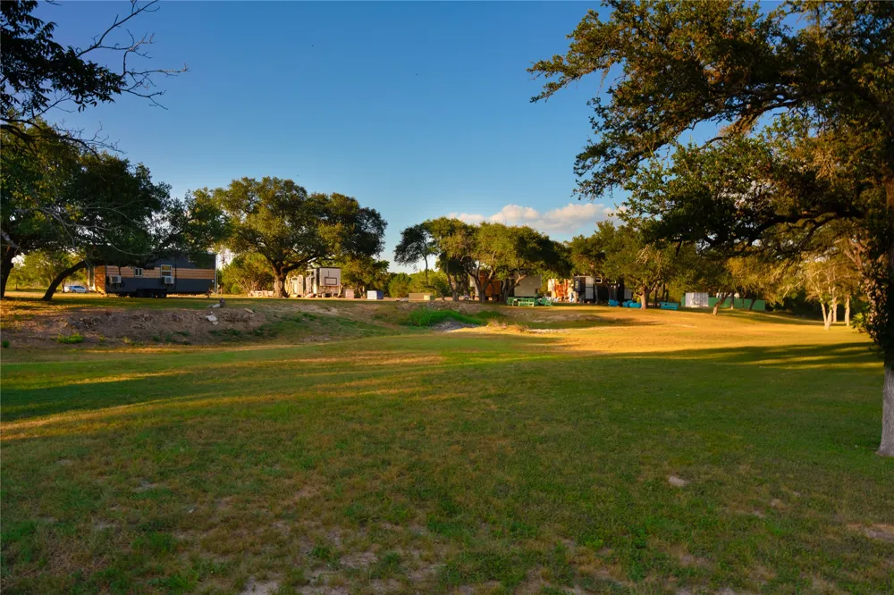 1156 Narrows Road Blanco, TX 78606