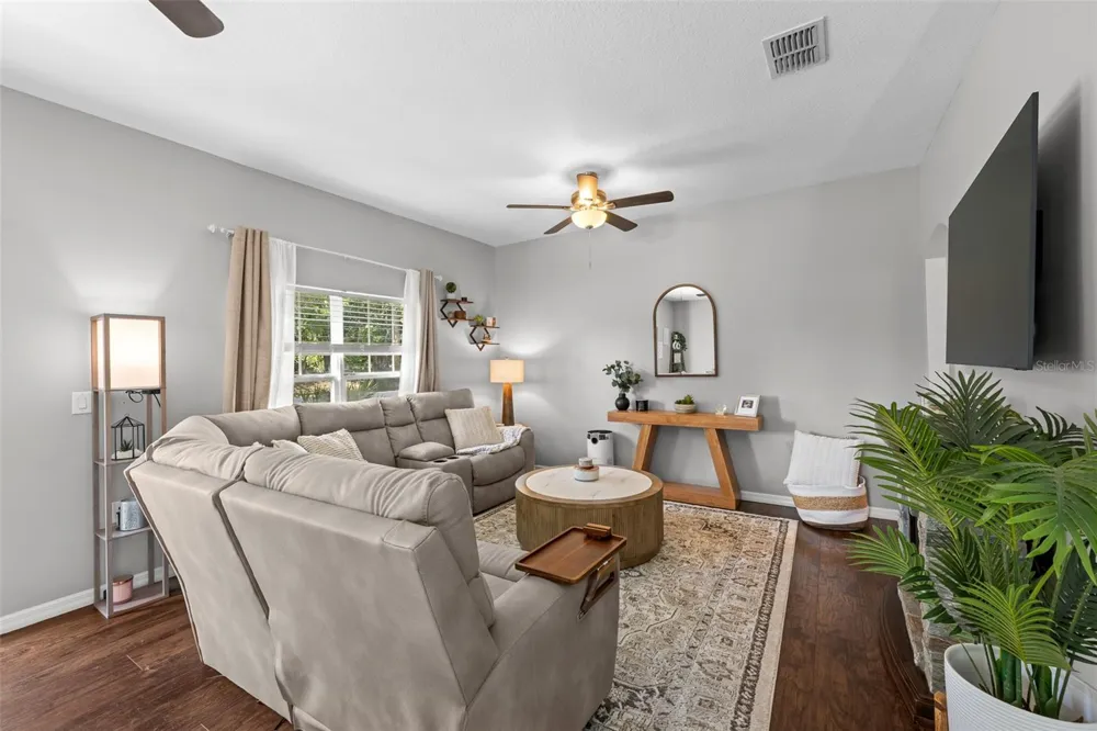 8519 BROKEN WILLOW COURT Tampa, FL 33647