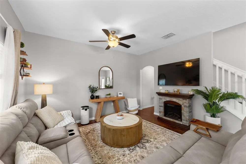 8519 BROKEN WILLOW COURT Tampa, FL 33647