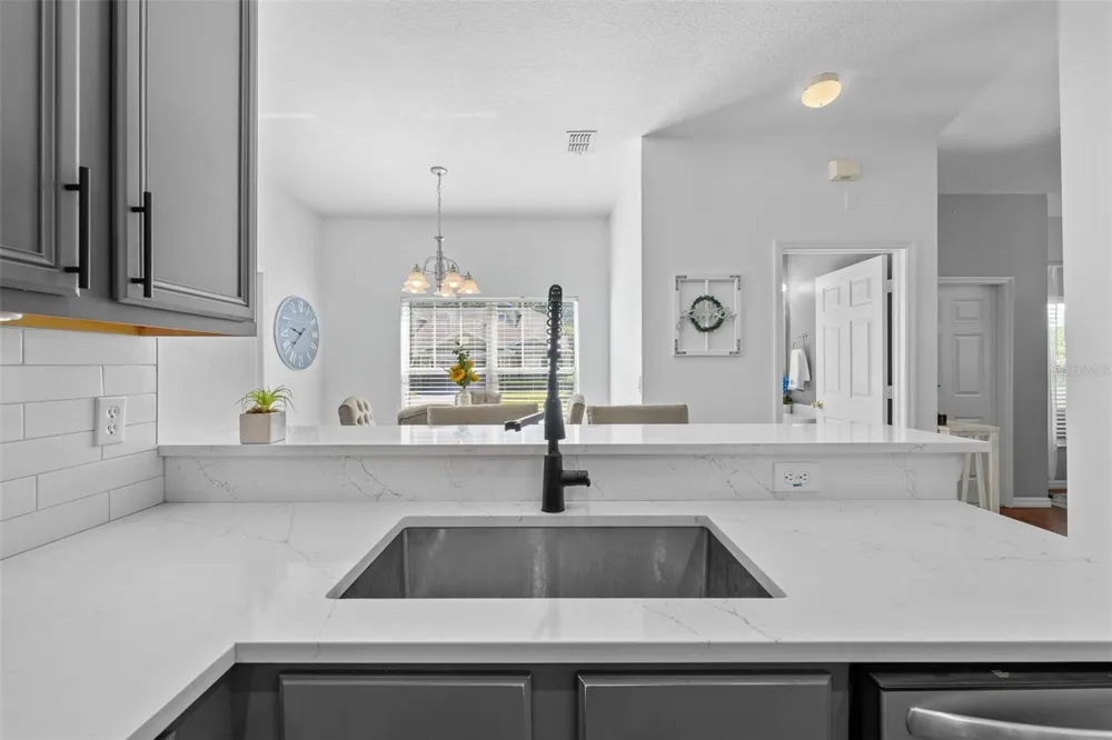 8519 BROKEN WILLOW COURT Tampa, FL 33647