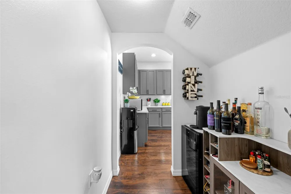 8519 BROKEN WILLOW COURT Tampa, FL 33647