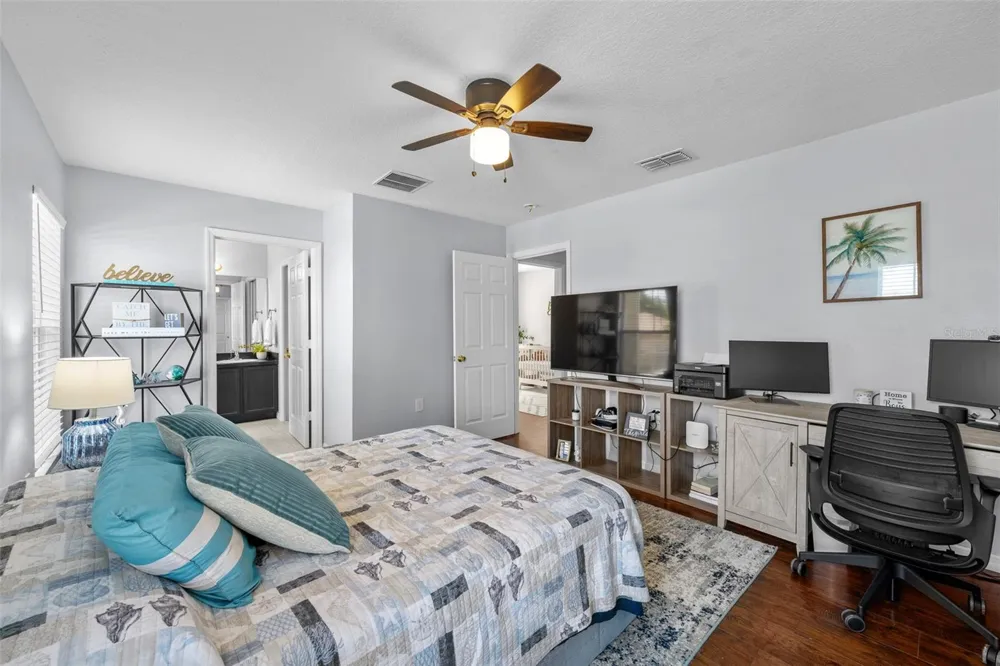 8519 BROKEN WILLOW COURT Tampa, FL 33647