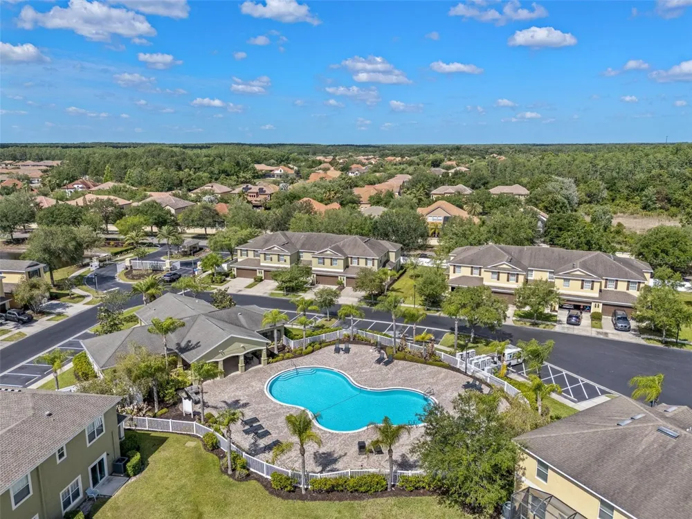 8519 BROKEN WILLOW COURT Tampa, FL 33647