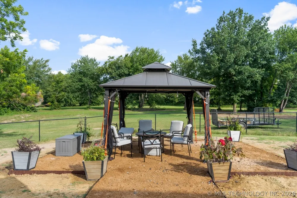 4295 Happy Camp Road Beggs, OK 74421