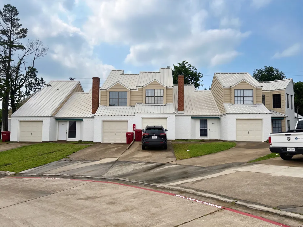 1900 W Taylor Street Sherman, TX 75092