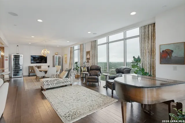 4242 Broadway #1702 San Antonio, TX 78209