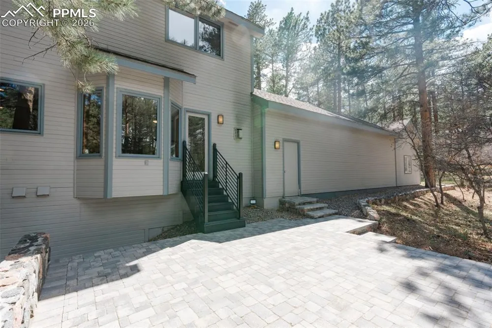 7045 Perry Park Boulevard Larkspur, CO 80118