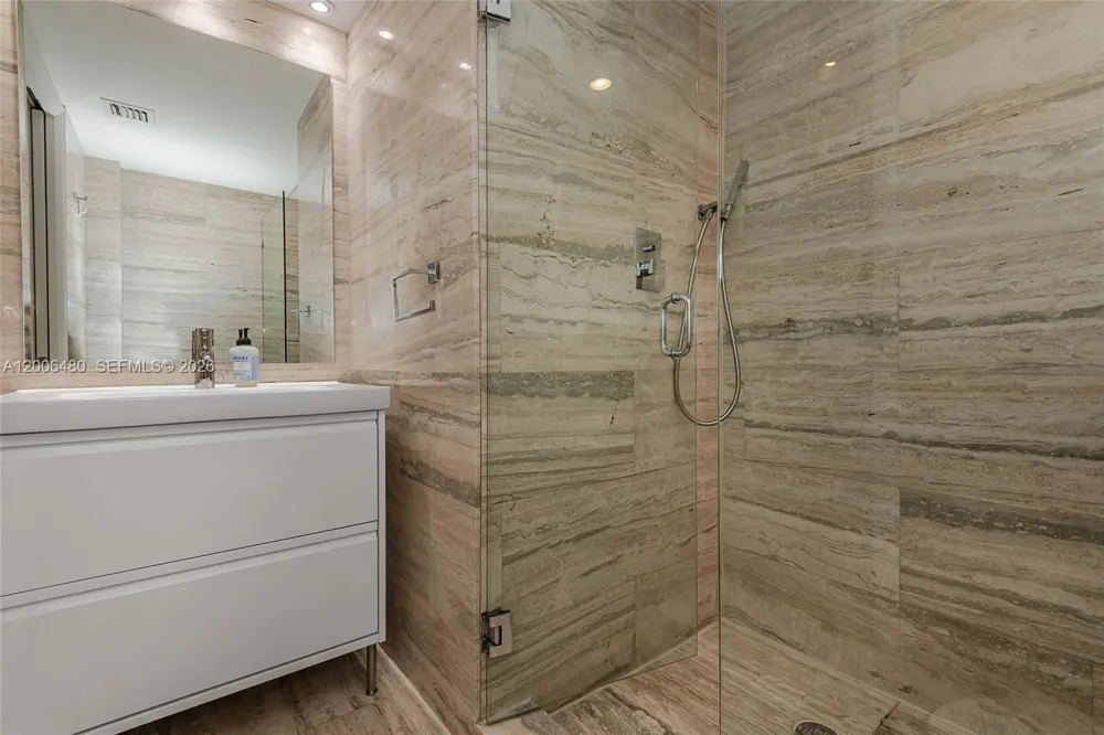 90 Alton Rd #2304 Miami Beach, FL 33139