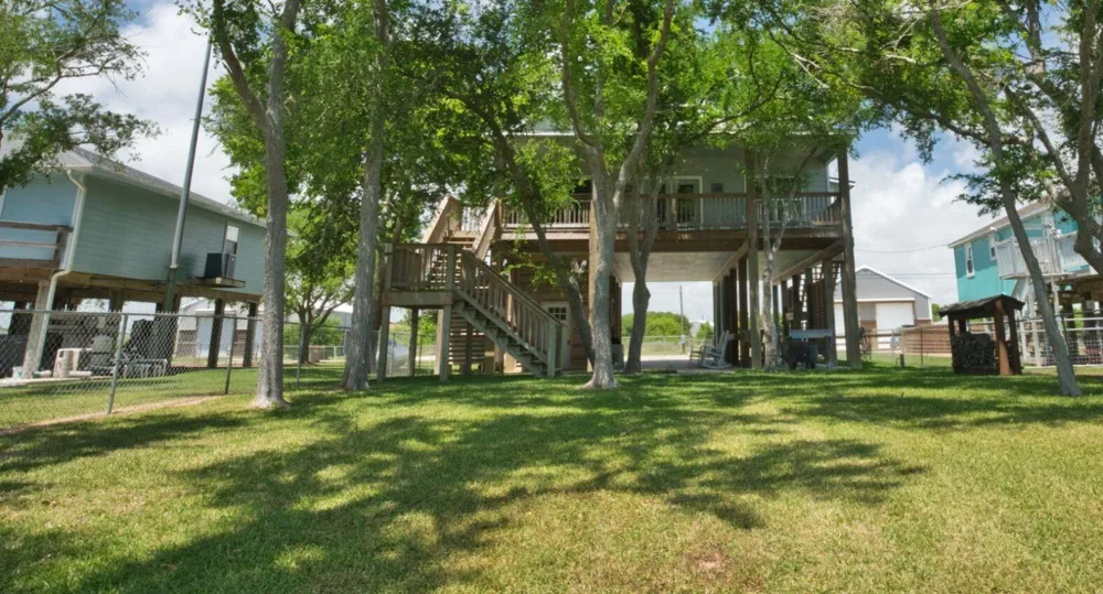 2569 County Road 291 Sargent, TX 77414