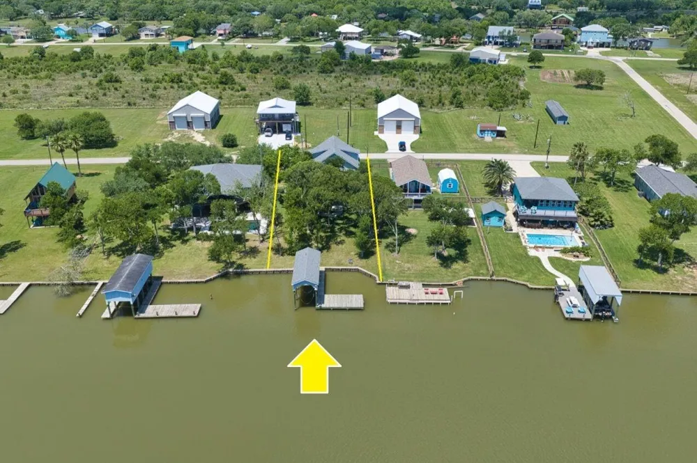 2569 County Road 291 Sargent, TX 77414