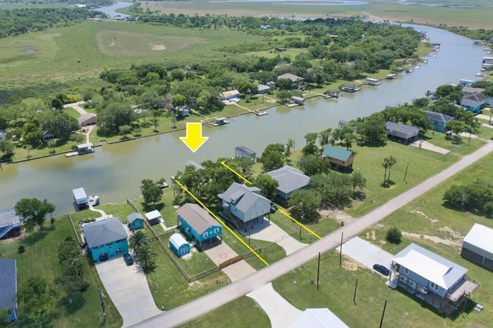 2569 County Road 291 Sargent, TX 77414