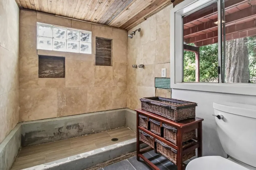 123 Pine Avenue Felton, CA 95018