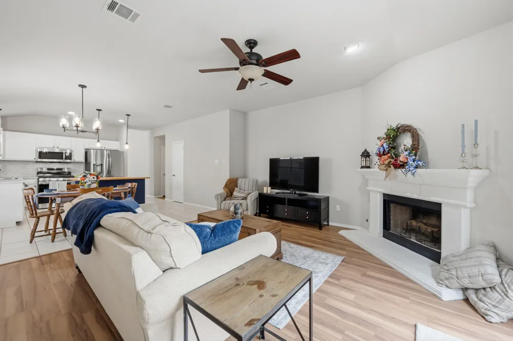 3704 Kissman Drive Austin, TX 78728