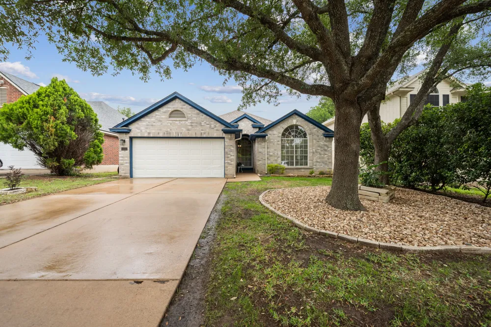 3704 Kissman Drive Austin, TX 78728