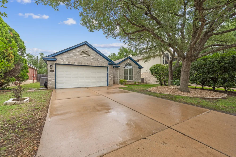 3704 Kissman Drive Austin, TX 78728