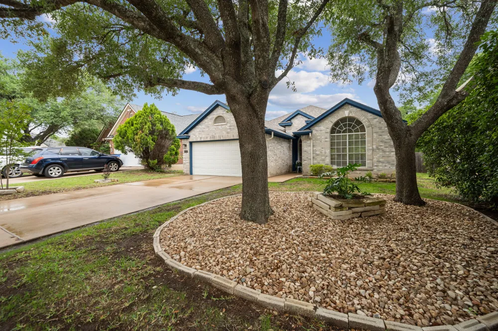 3704 Kissman Drive Austin, TX 78728
