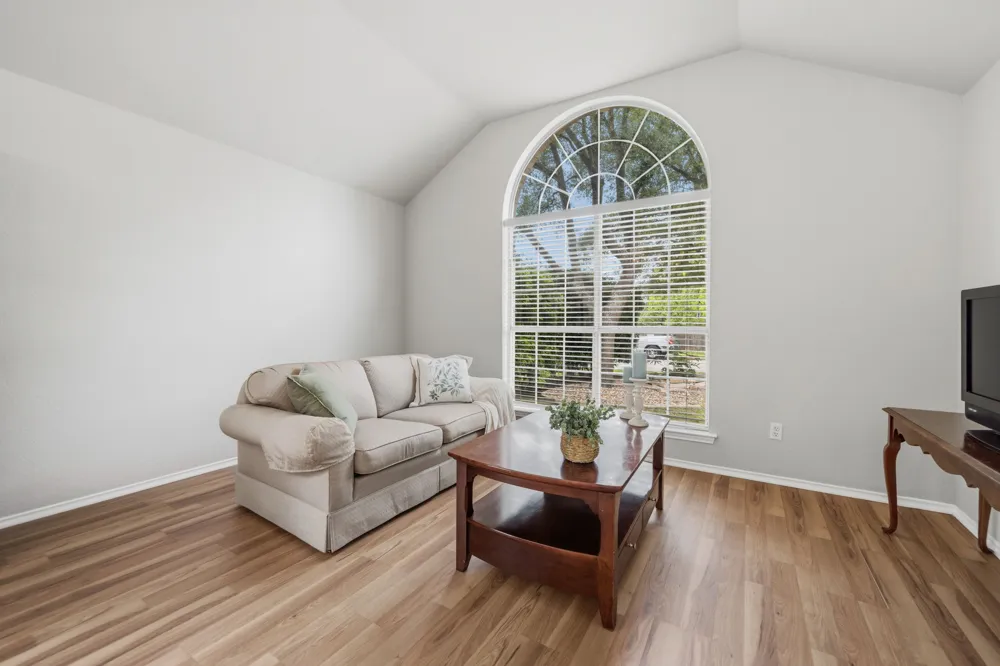 3704 Kissman Drive Austin, TX 78728
