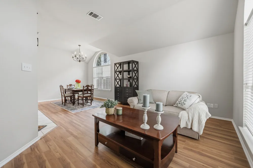 3704 Kissman Drive Austin, TX 78728