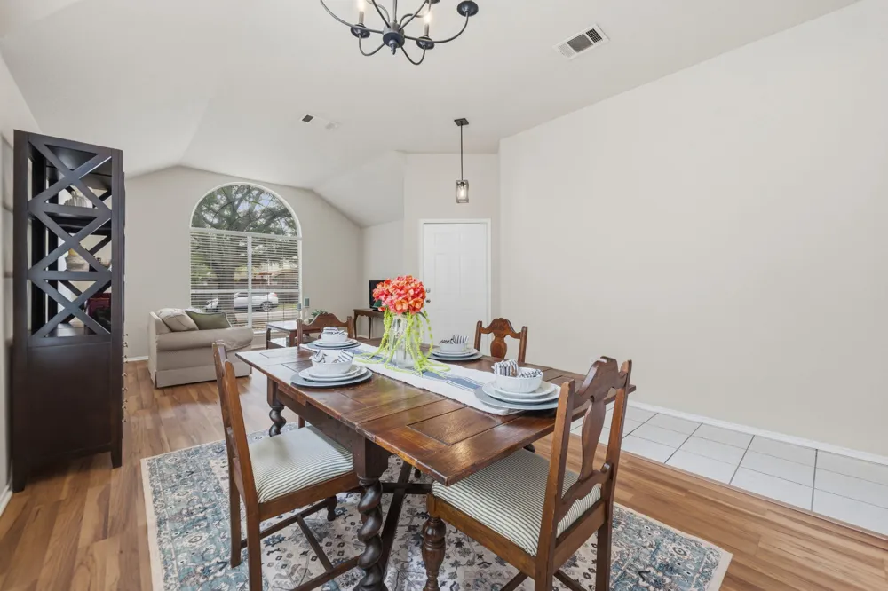 3704 Kissman Drive Austin, TX 78728