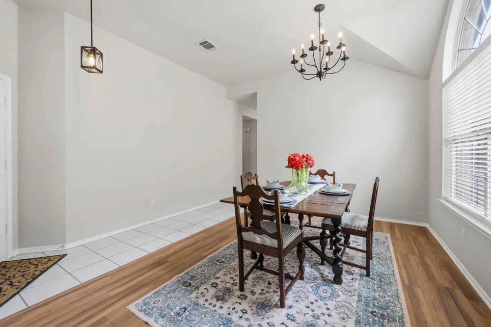 3704 Kissman Drive Austin, TX 78728